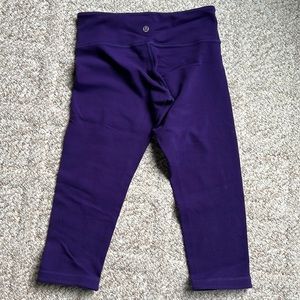 LULULEMON Wunder Under Crop *Reversible-Dense Purple / Black. Size 4